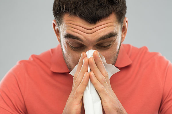 Neuspoliepen en continu een loopneus door rhinitis